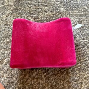 Purify | pink velvet memory foam knee pillow